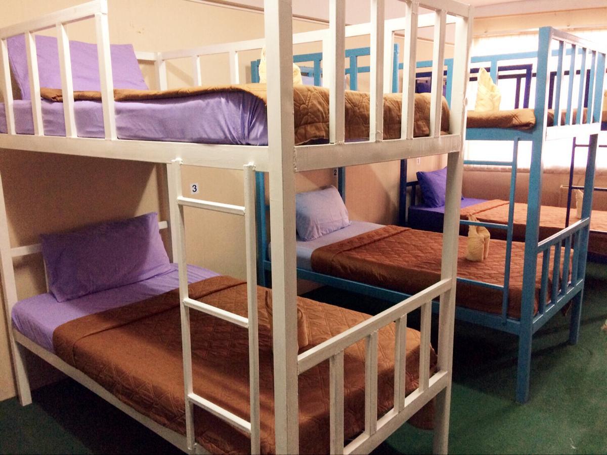 Changphuakgate Guesthouse Чиангмай Екстериор снимка