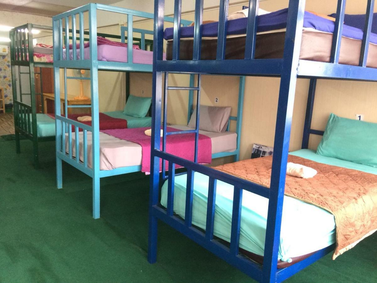 Changphuakgate Guesthouse Чиангмай Екстериор снимка